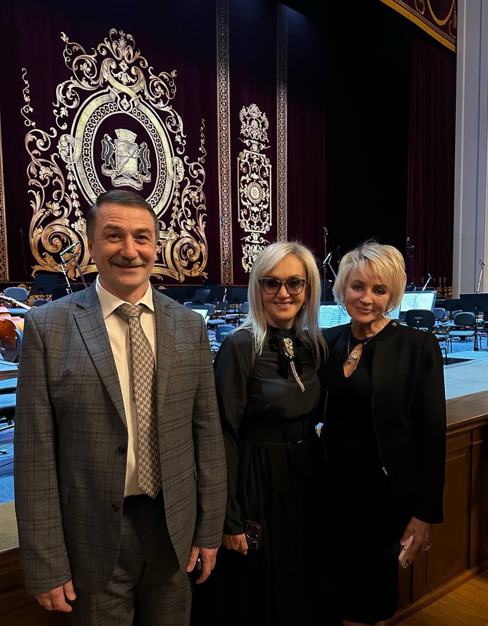 Поздравили НОВАТ с юбилеем 80 лет!